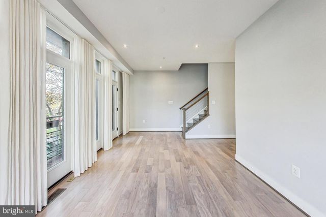 1458 PICCARD DR, Rockville, MD 20850