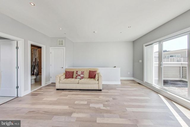 1458 PICCARD DR, Rockville, MD 20850