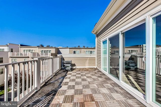 1458 PICCARD DR, Rockville, MD 20850