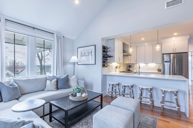 55 Alpine Way 2, Boston, MA 02125