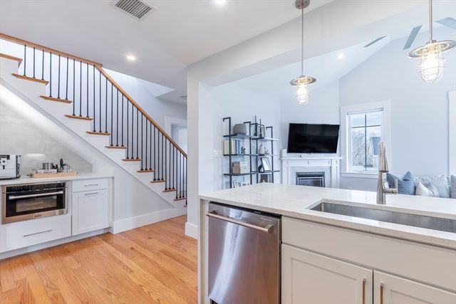 55 Alpine Way 2, Boston, MA 02125