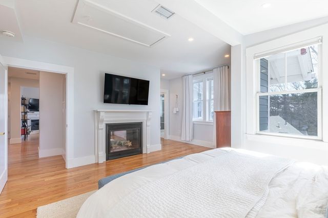 55 Alpine Way 2, Boston, MA 02125