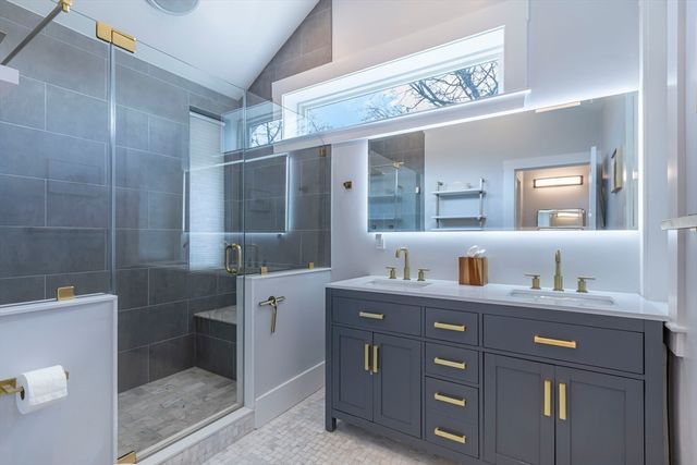 55 Alpine Way 2, Boston, MA 02125