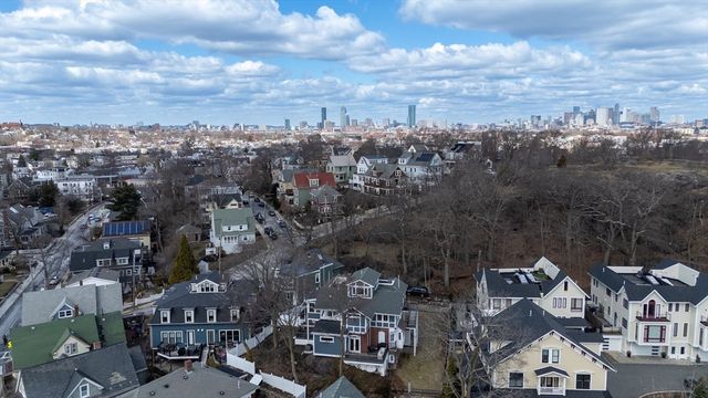 55 Alpine Way 2, Boston, MA 02125