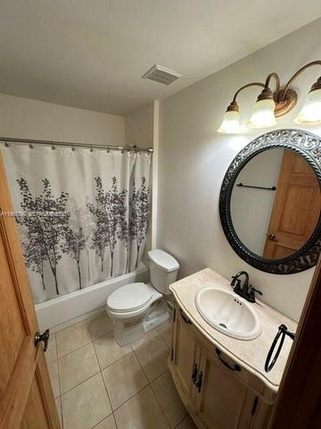 14611 Balgowan Rd 204-1, Miami Lakes, FL 33016