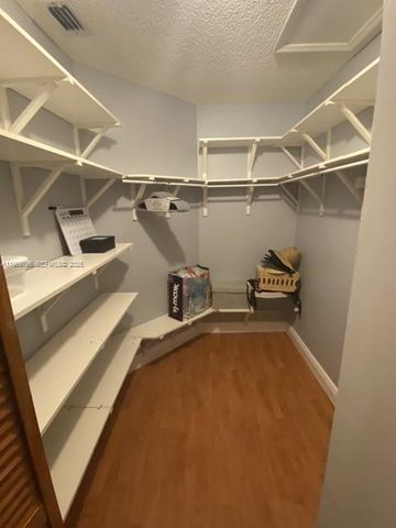 14611 Balgowan Rd 204-1, Miami Lakes, FL 33016