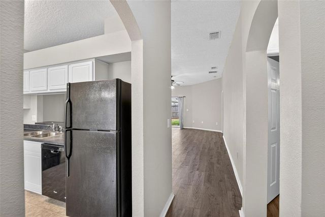 4404 COUNTRY HILLS BOULEVARD, Plant City, FL 33563