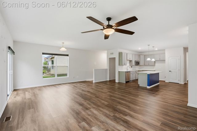 171 Coppice Way, White Lake Charter Township, MI 48386