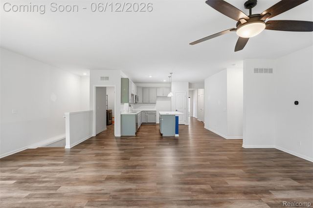 171 Coppice Way, White Lake Charter Township, MI 48386