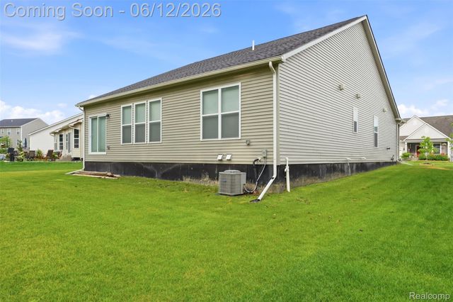 171 Coppice Way, White Lake Charter Township, MI 48386