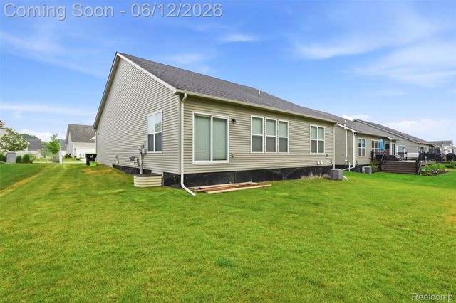 171 Coppice Way, White Lake Charter Township, MI 48386
