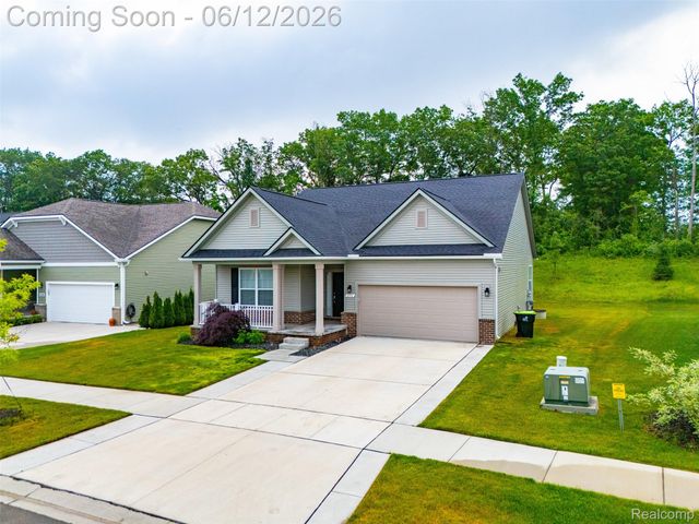 171 Coppice Way, White Lake Charter Township, MI 48386