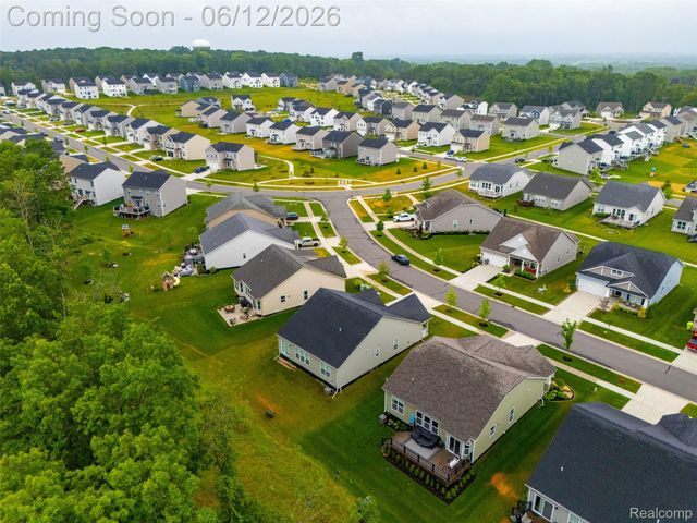 171 Coppice Way, White Lake Charter Township, MI 48386