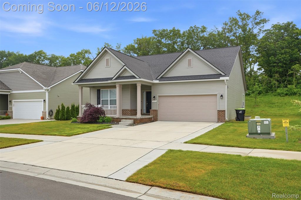 171 Coppice Way, White Lake Charter Township, MI 48386