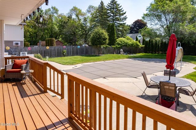 14 Lee Avenue, Guilderland, NY 12303