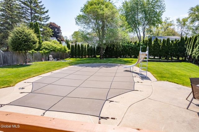 14 Lee Avenue, Guilderland, NY 12303