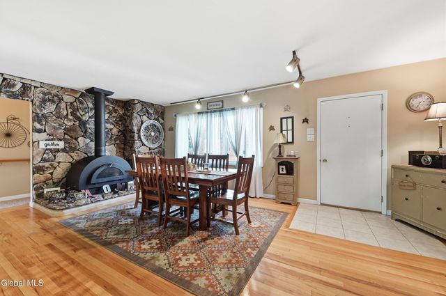 14 Lee Avenue, Guilderland, NY 12303