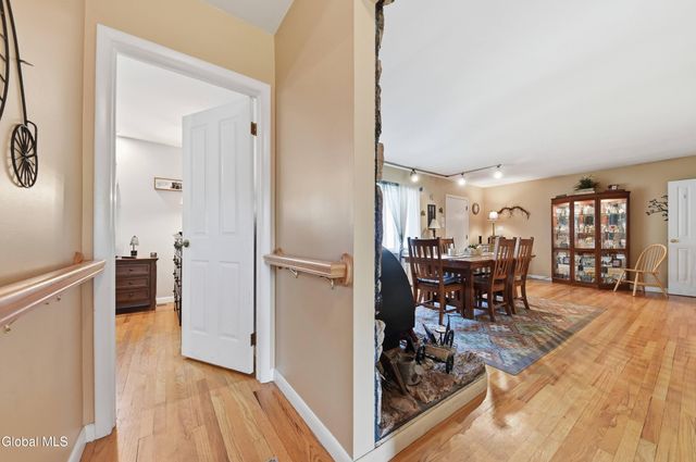 14 Lee Avenue, Guilderland, NY 12303