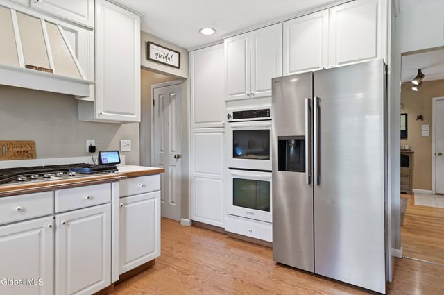 14 Lee Avenue, Guilderland, NY 12303