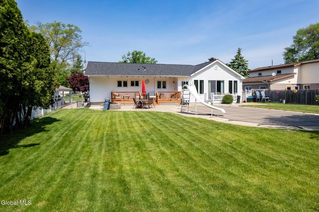 14 Lee Avenue, Guilderland, NY 12303