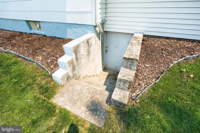 1000 W ELM AVE, Hanover, PA 17331