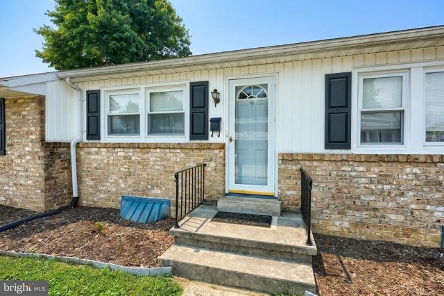 1000 W ELM AVE, Hanover, PA 17331