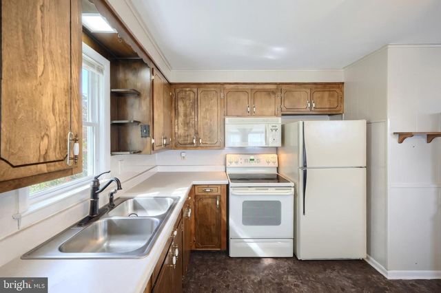 1000 W ELM AVE, Hanover, PA 17331