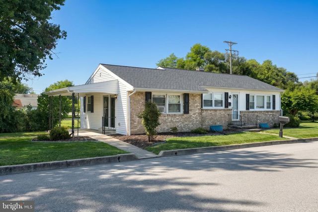 1000 W ELM AVE, Hanover, PA 17331