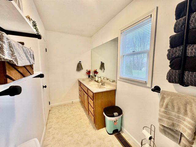 2016 Felix Place, Plymouth, IN 46563