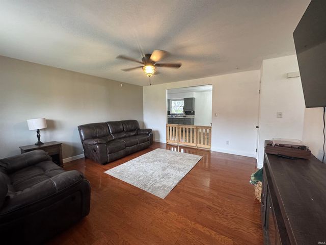 2016 Felix Place, Plymouth, IN 46563