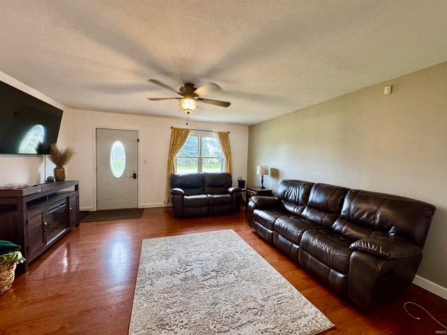 2016 Felix Place, Plymouth, IN 46563