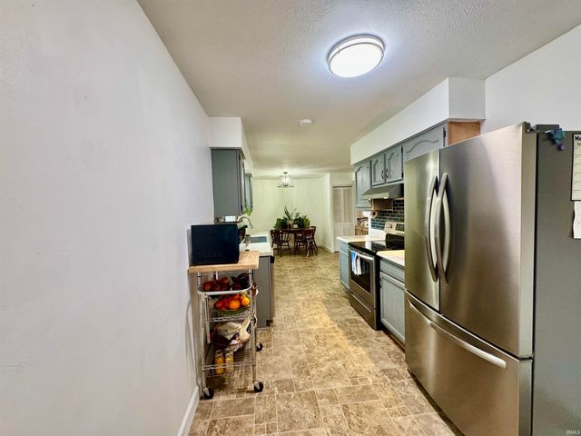 2016 Felix Place, Plymouth, IN 46563