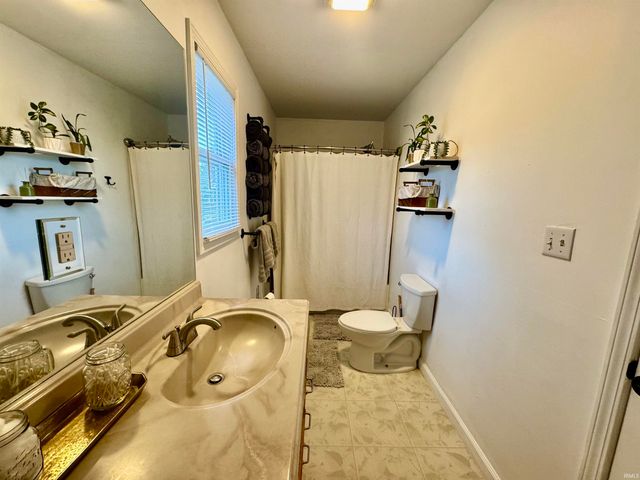 2016 Felix Place, Plymouth, IN 46563