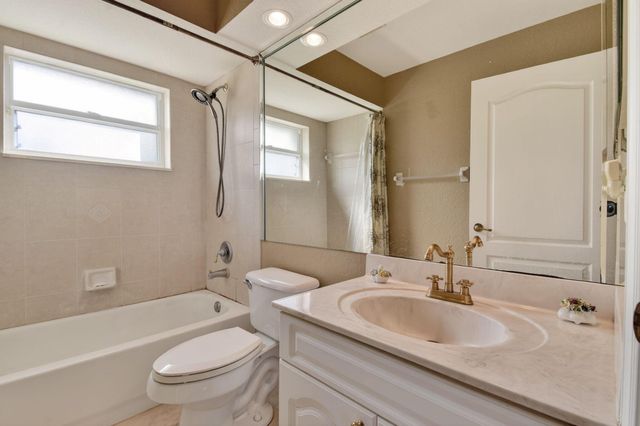 216 Cypress Trace, Royal Palm Beach, FL 33411