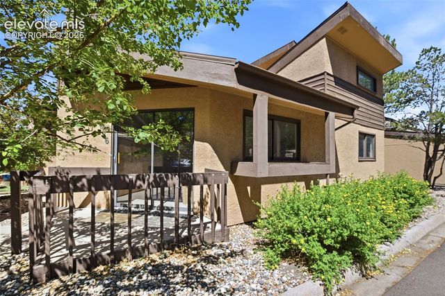 806 Pebblewood Drive, Colorado Springs, CO 80919