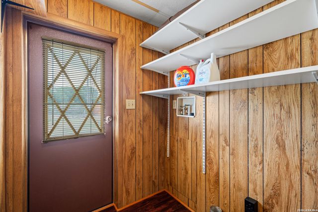 430 PECAN DR SW, Mcqueeney, TX 78123