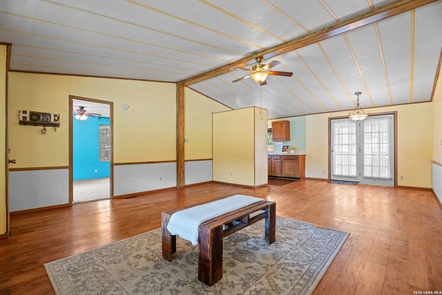 430 PECAN DR SW, Mcqueeney, TX 78123