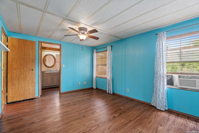 430 PECAN DR SW, Mcqueeney, TX 78123
