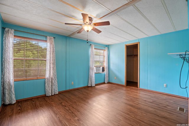 430 PECAN DR SW, Mcqueeney, TX 78123