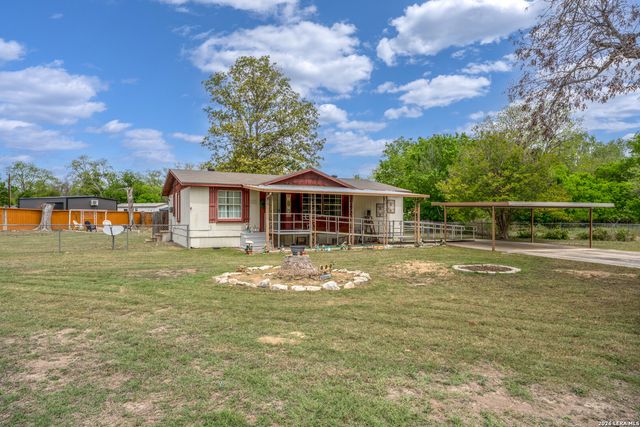 430 PECAN DR SW, Mcqueeney, TX 78123