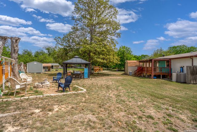 430 PECAN DR SW, Mcqueeney, TX 78123