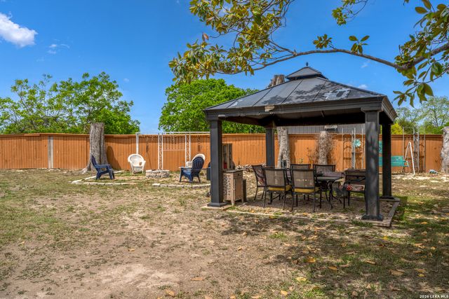 430 PECAN DR SW, Mcqueeney, TX 78123