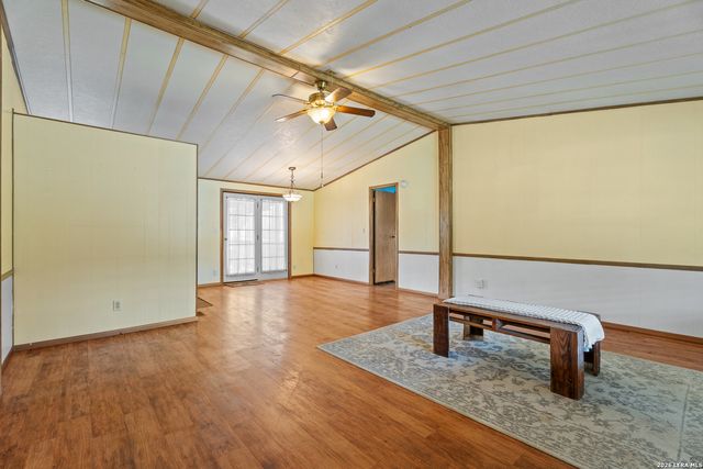 430 PECAN DR SW, Mcqueeney, TX 78123