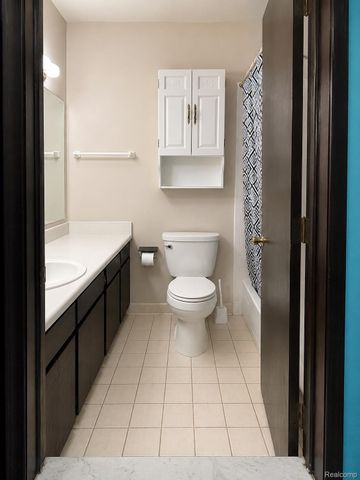 8401 18 Mile Road 94, Sterling Heights, MI 48313