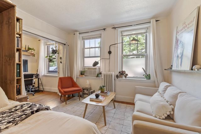 120 Riverway 4, Boston, MA 02215