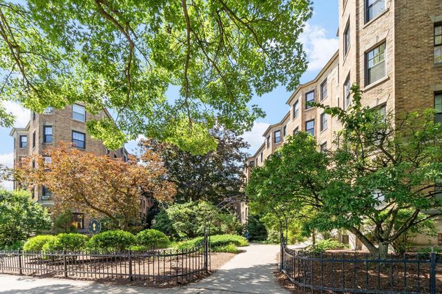 120 Riverway 4, Boston, MA 02215