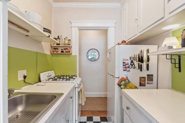 120 Riverway 4, Boston, MA 02215