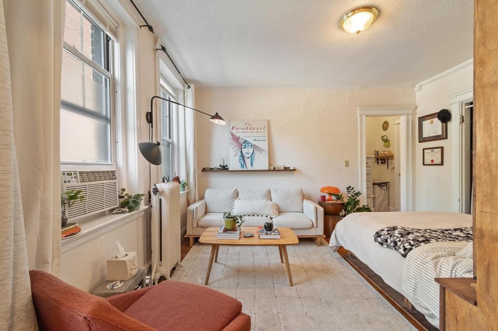 120 Riverway 4, Boston, MA 02215