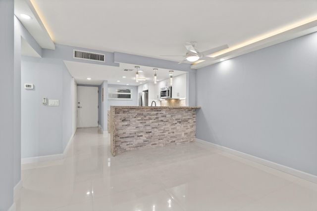 3580 S Ocean Boulevard 8b, South Palm Beach, FL 33480