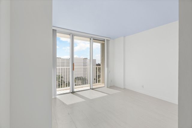 3580 S Ocean Boulevard 8b, South Palm Beach, FL 33480